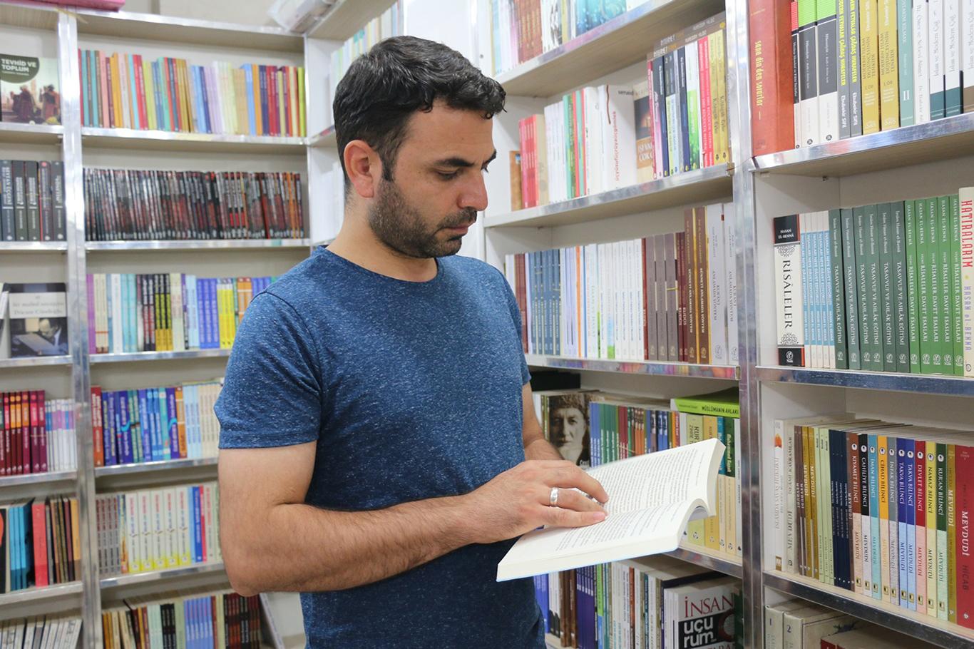 “Günümüz teknolojisi kitap okuma alışkanlığını yok etti” “Günümüz teknolojisi kitap okuma alışkanlığını yok etti”